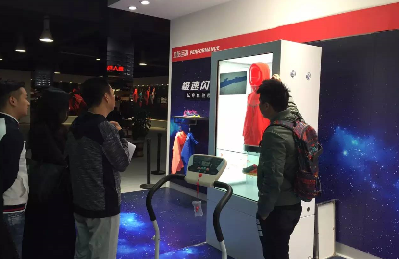 65寸透明屏展示柜-貴人鳥門店