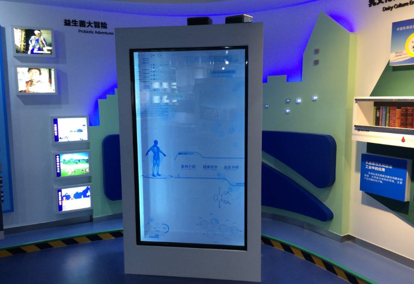 86寸透明屏展示柜-牛奶企業展廳